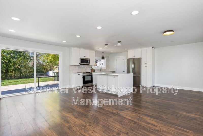 5456 Maclain Ln - Photo 4 of 27