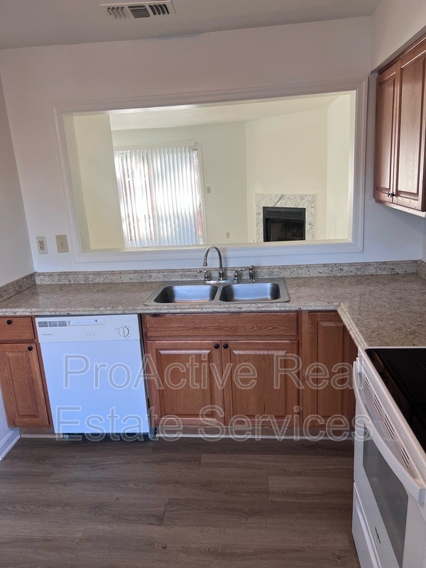203 Burman Wood Dr - Photo 3 of 11