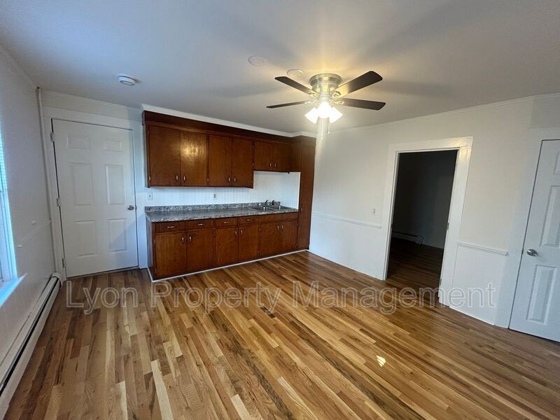 332 Church St #1stFLLEFT - Photo 2 of 10