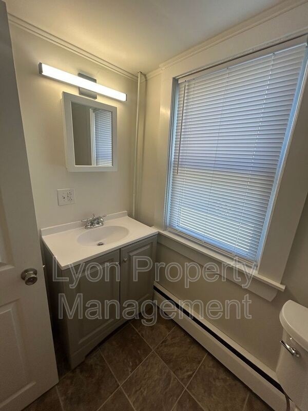 332 Church St #1stFLLEFT - Photo 4 of 10