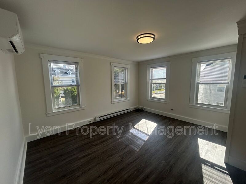 338 Church St #2ndFL - Photo 4 of 11