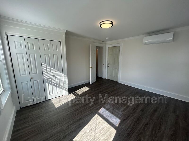 338 Church St #2ndFL - Photo 5 of 11