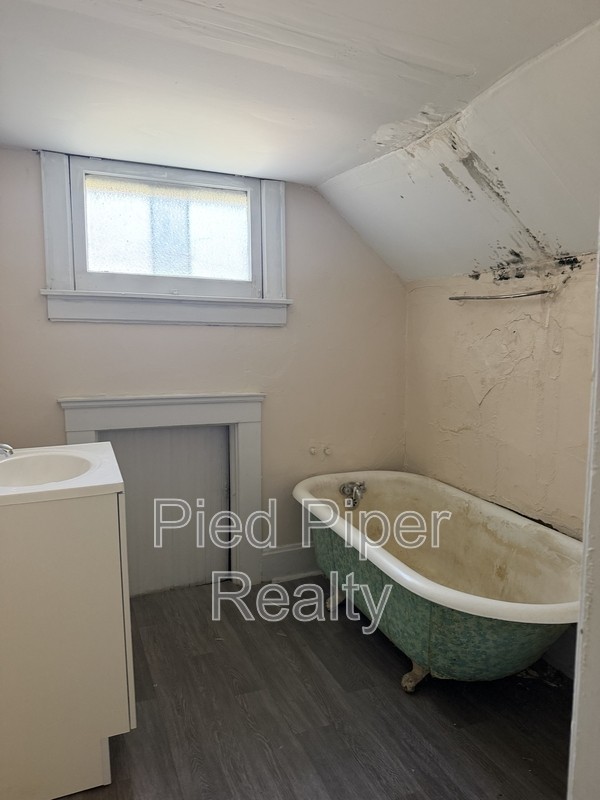 756 W Pleasant St - Photo 5 of 9