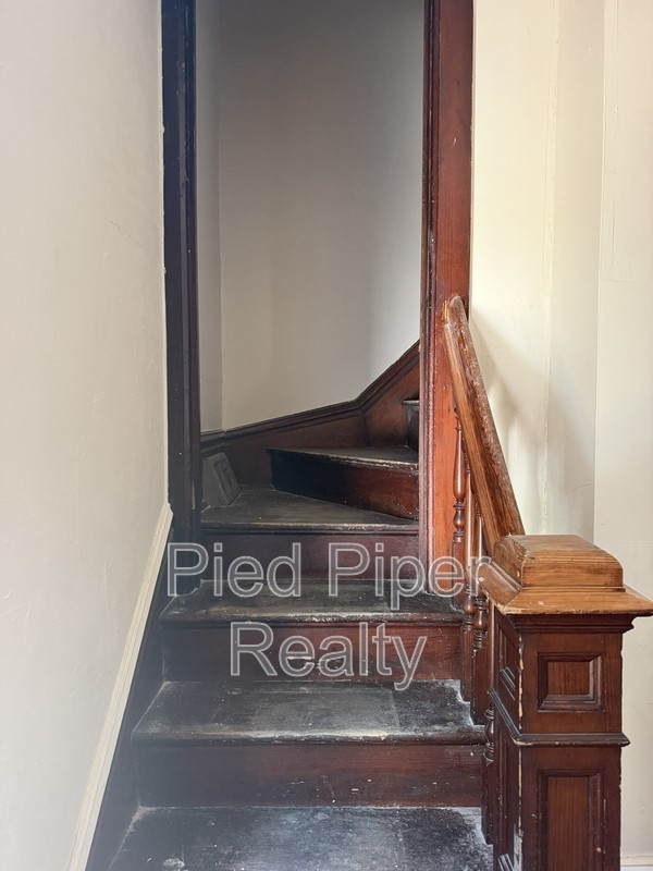 756 W Pleasant St - Photo 6 of 9