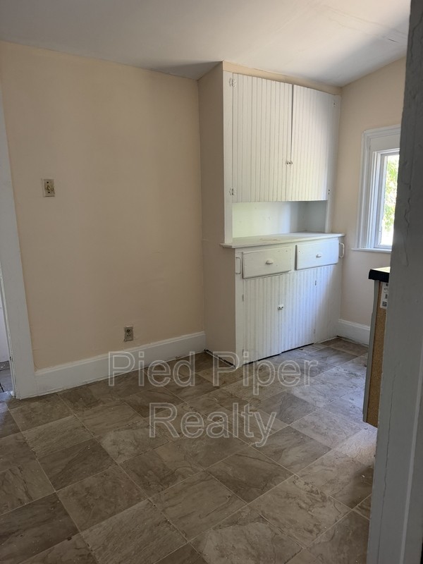 756 W Pleasant St - Photo 7 of 9