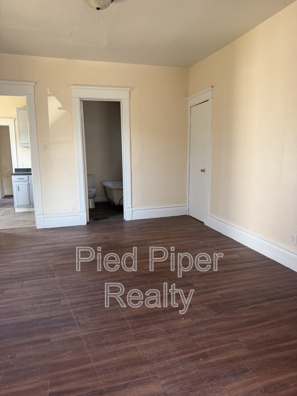 758 W Pleasant St - Photo 3 of 8