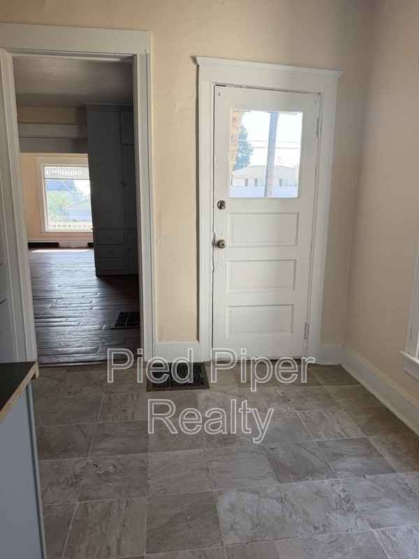 758 W Pleasant St - Photo 6 of 8