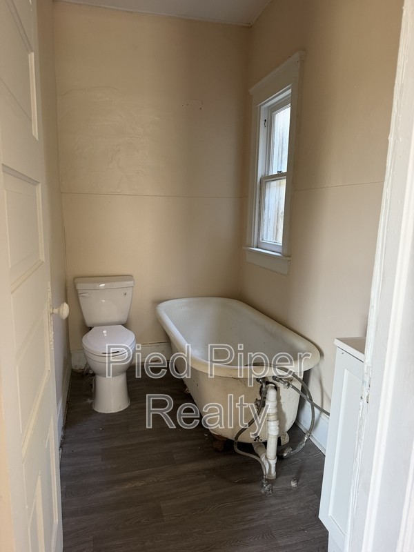 758 W Pleasant St - Photo 7 of 8