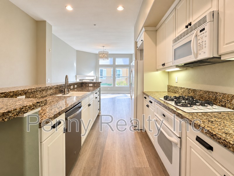 4970 Juneberry Ct - Photo 3 of 31
