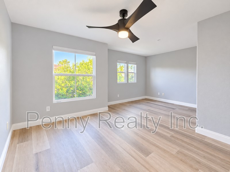 4970 Juneberry Ct - Photo 4 of 31