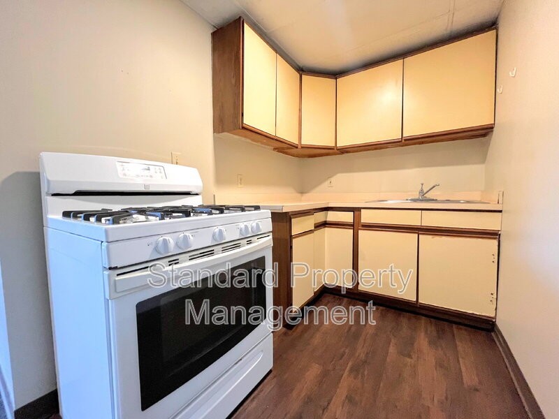24 Plymouth Ave #8 - Photo 3 of 6