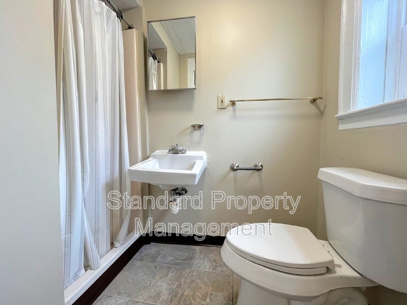 24 Plymouth Ave #8 - Photo 6 of 6