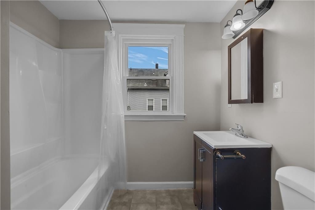 207 Oakland Ave ##2 - Photo 7 of 32