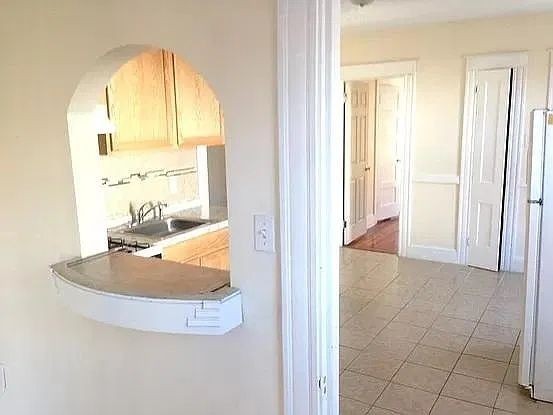 94 Silver St - Photo 2 of 9