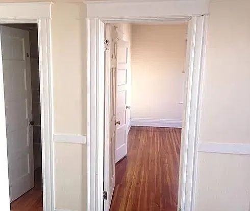 94 Silver St - Photo 3 of 9