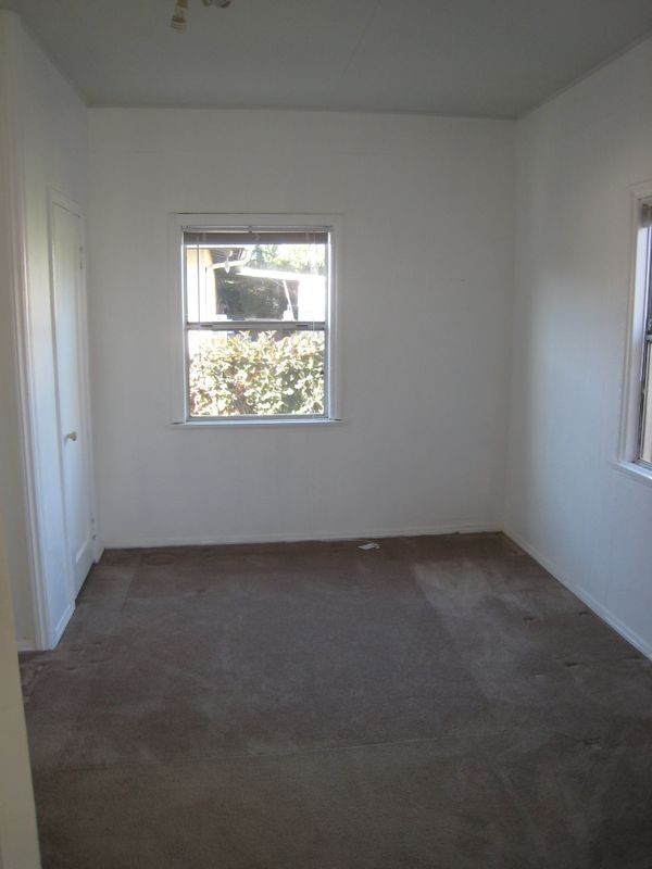 223 E Main St - Photo 4 of 11