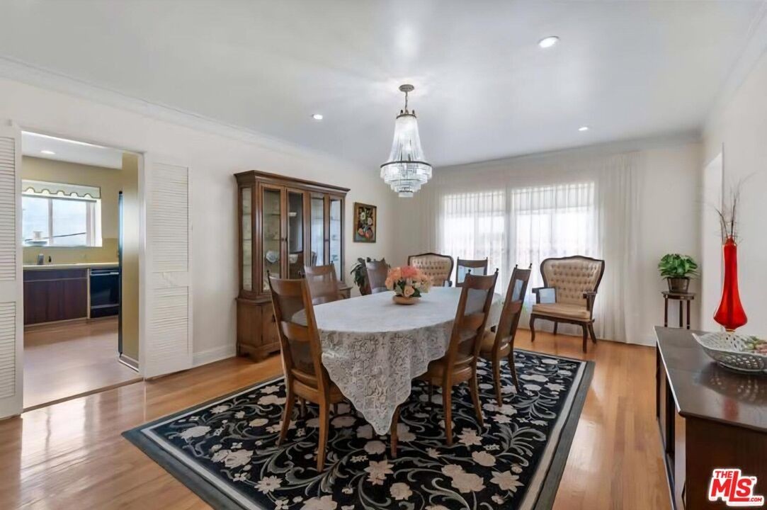 10529 Ashton Ave - Photo 5 of 13