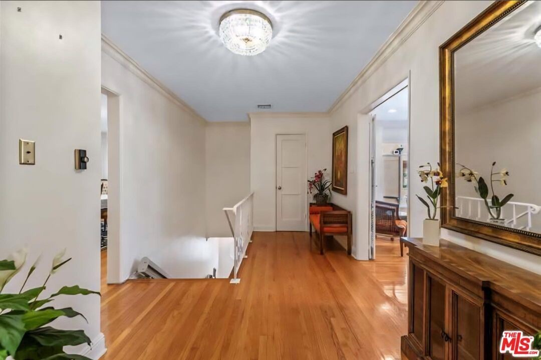 10529 Ashton Ave - Photo 6 of 13