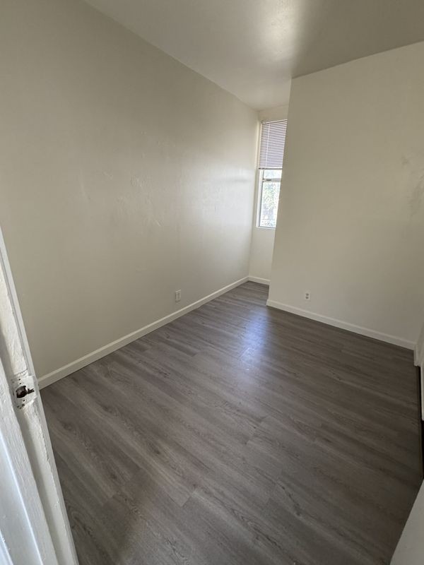 1623 Lucile Ave - Photo 3 of 10