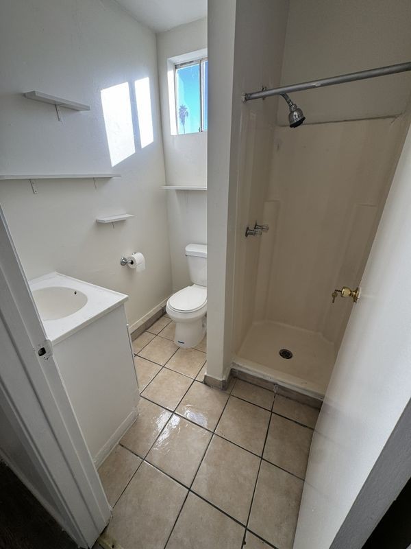 1623 Lucile Ave - Photo 6 of 10