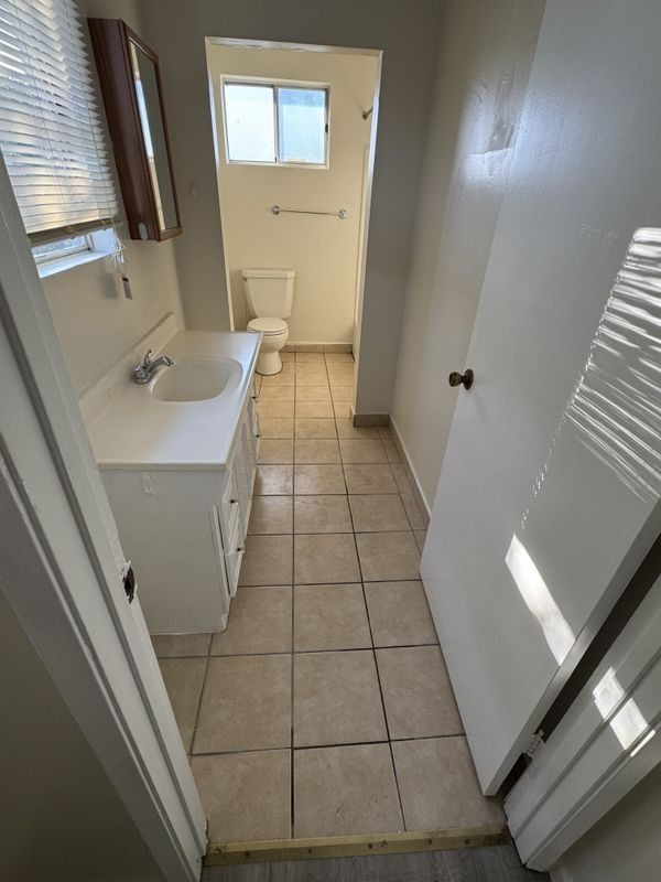 1623 Lucile Ave - Photo 7 of 10
