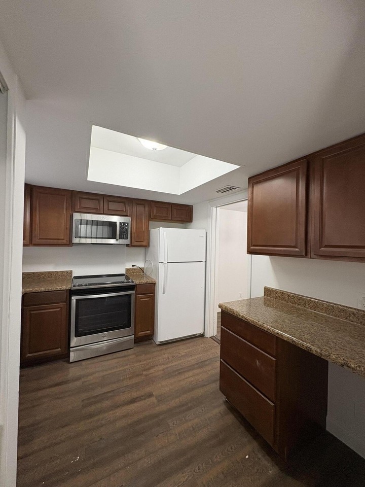 287 Nw 15th St #287 - Photo 3 of 8