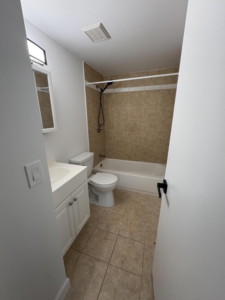 287 Nw 15th St #287 - Photo 7 of 8