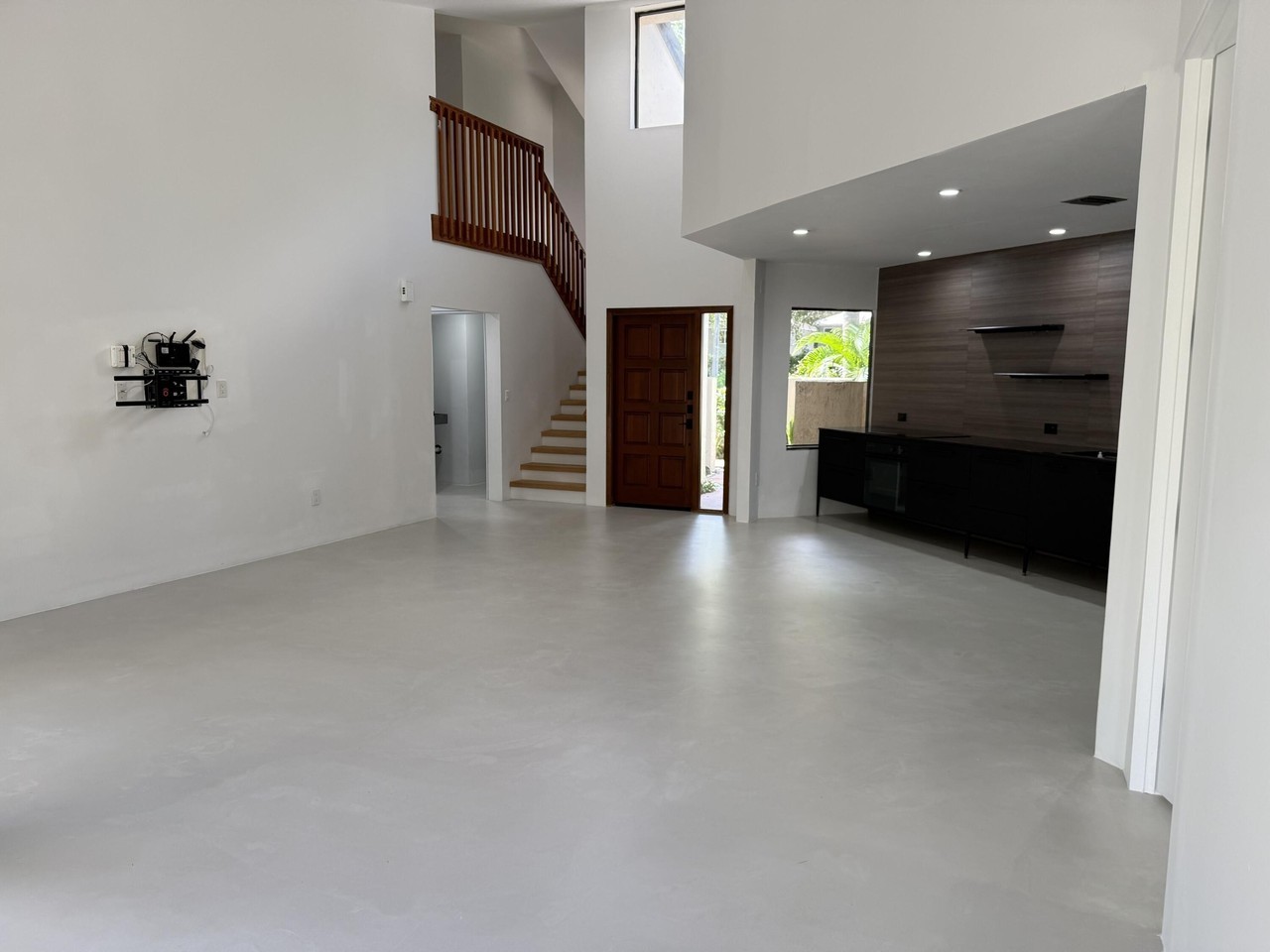 340 Nw 97th Ave - Photo 4 of 21