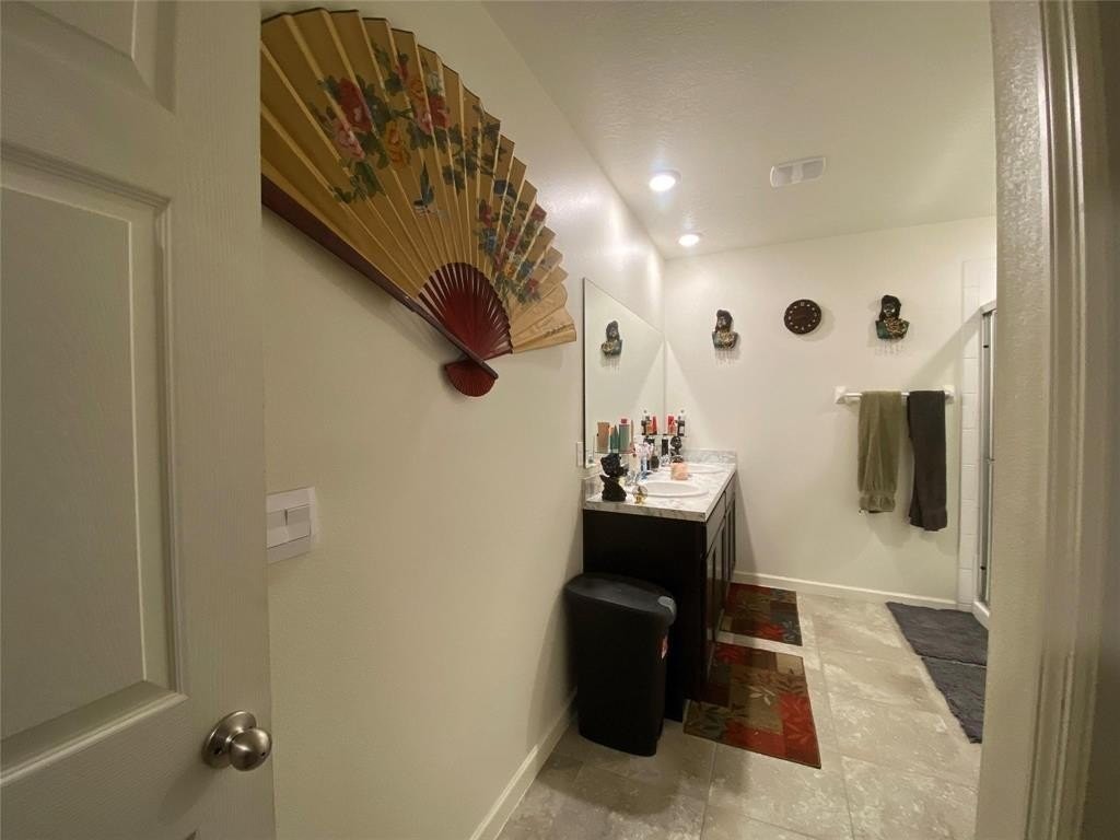 5604 Amusement Ave - Photo 4 of 8