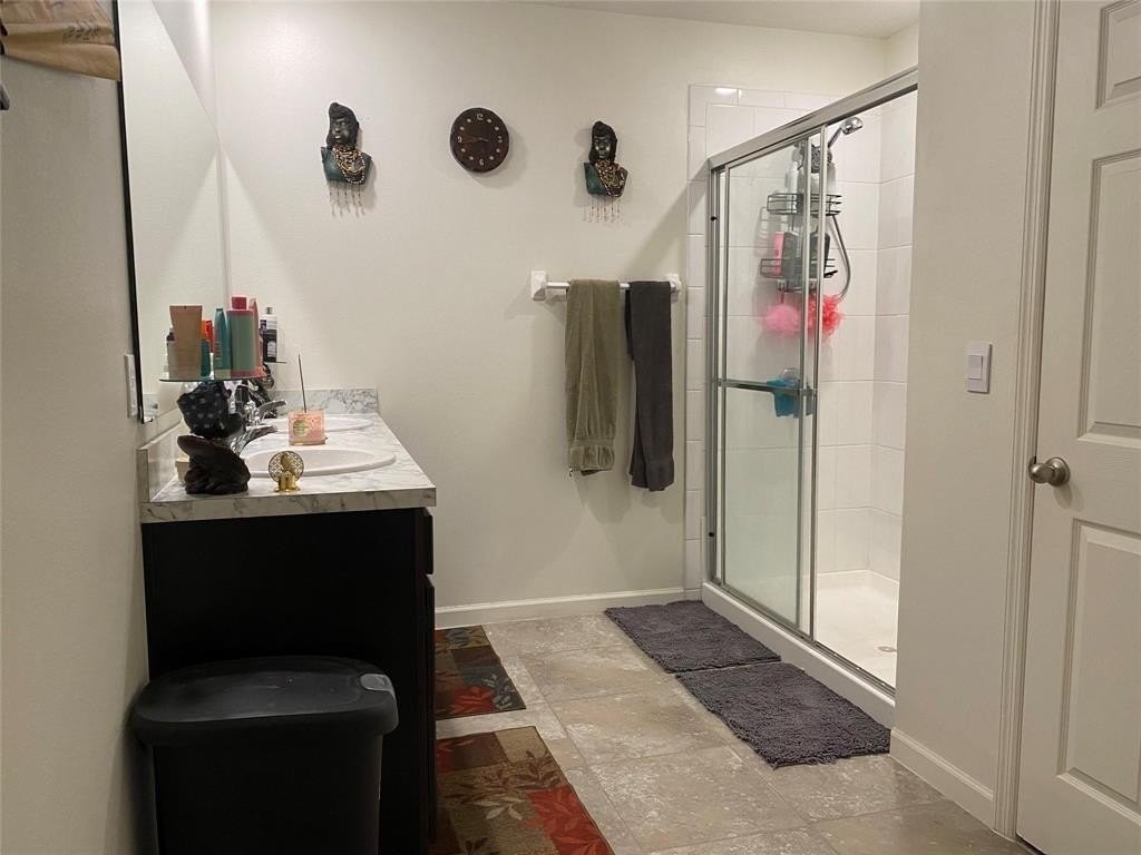 5604 Amusement Ave - Photo 5 of 8