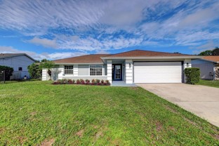 325 Se Wallace Ter - Photo 1 of 1