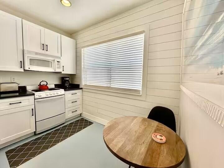 310 Granada St #B - Photo 4 of 10
