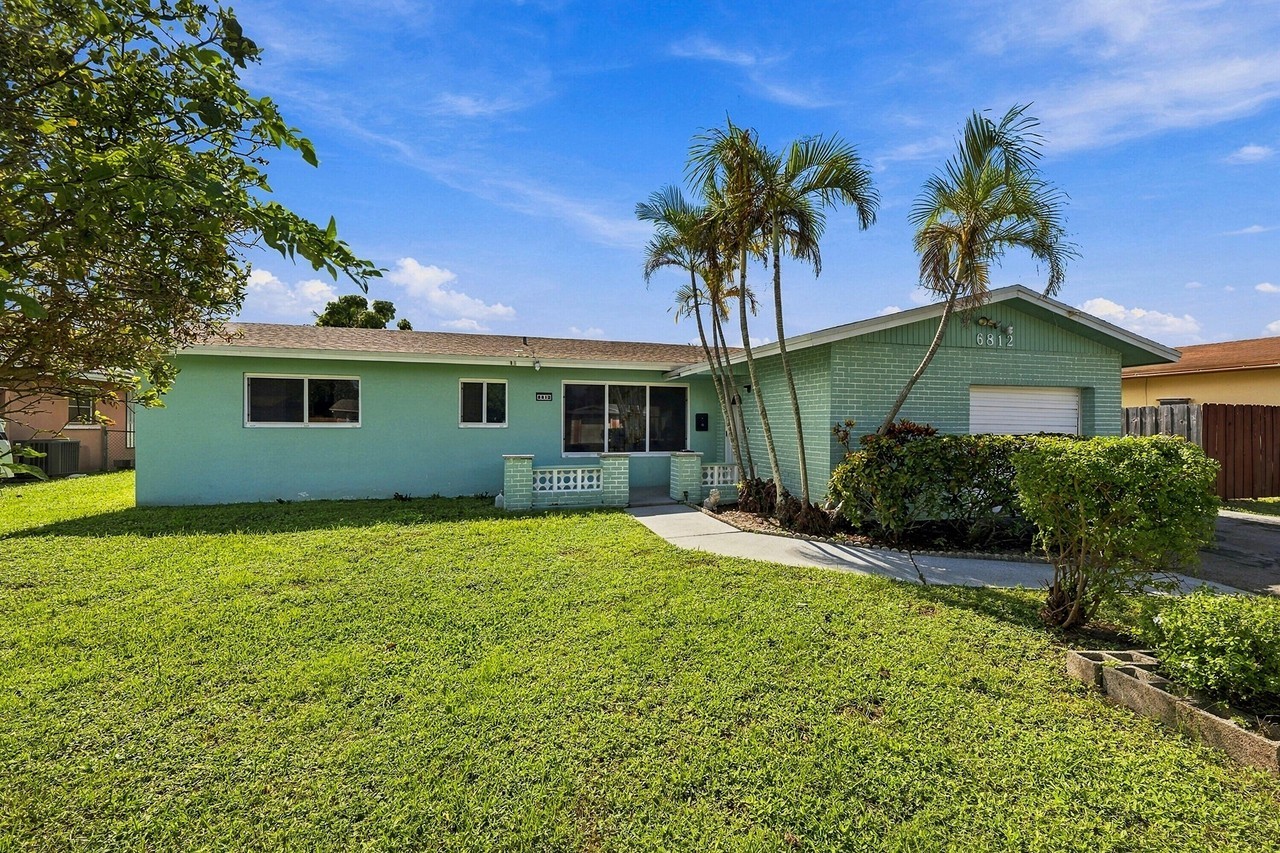 6812 Oakhill - Photo 4 of 23