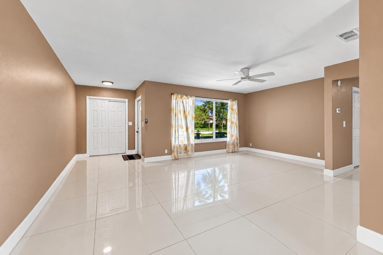 6812 Oakhill - Photo 5 of 23