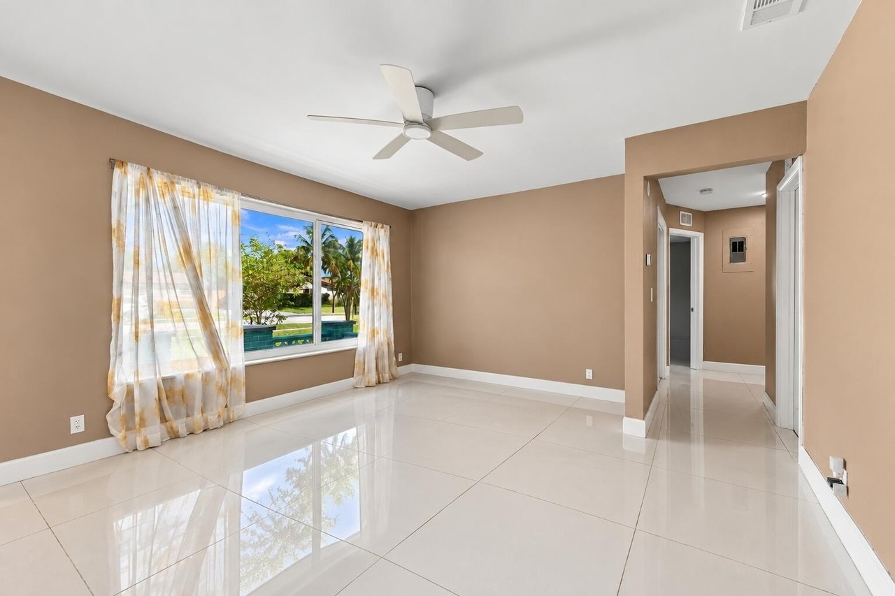 6812 Oakhill - Photo 6 of 23