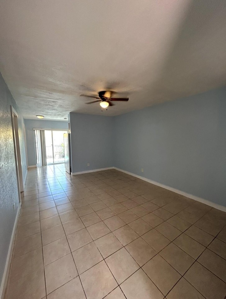 1410 Nw 2nd Ave #A - Photo 3 of 12