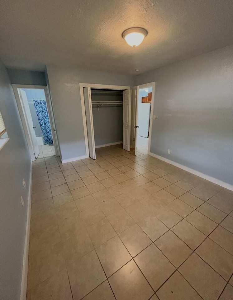 1410 Nw 2nd Ave #A - Photo 4 of 12