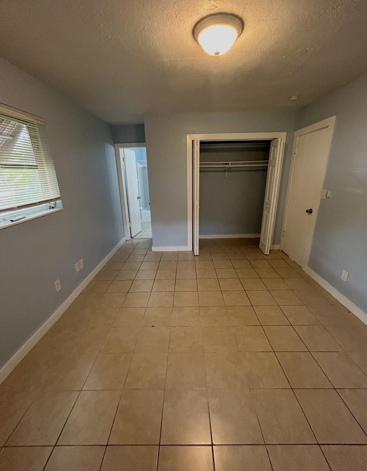 1410 Nw 2nd Ave #A - Photo 5 of 12