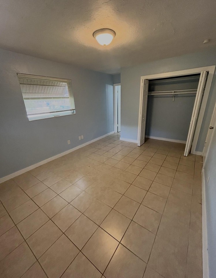 1410 Nw 2nd Ave #A - Photo 6 of 12