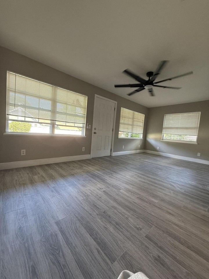 5719 13th St - Photo 3 of 12