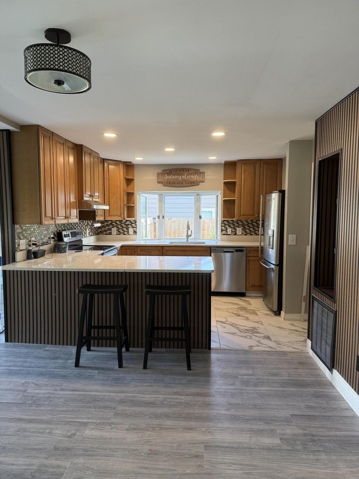 5719 13th St - Photo 4 of 12
