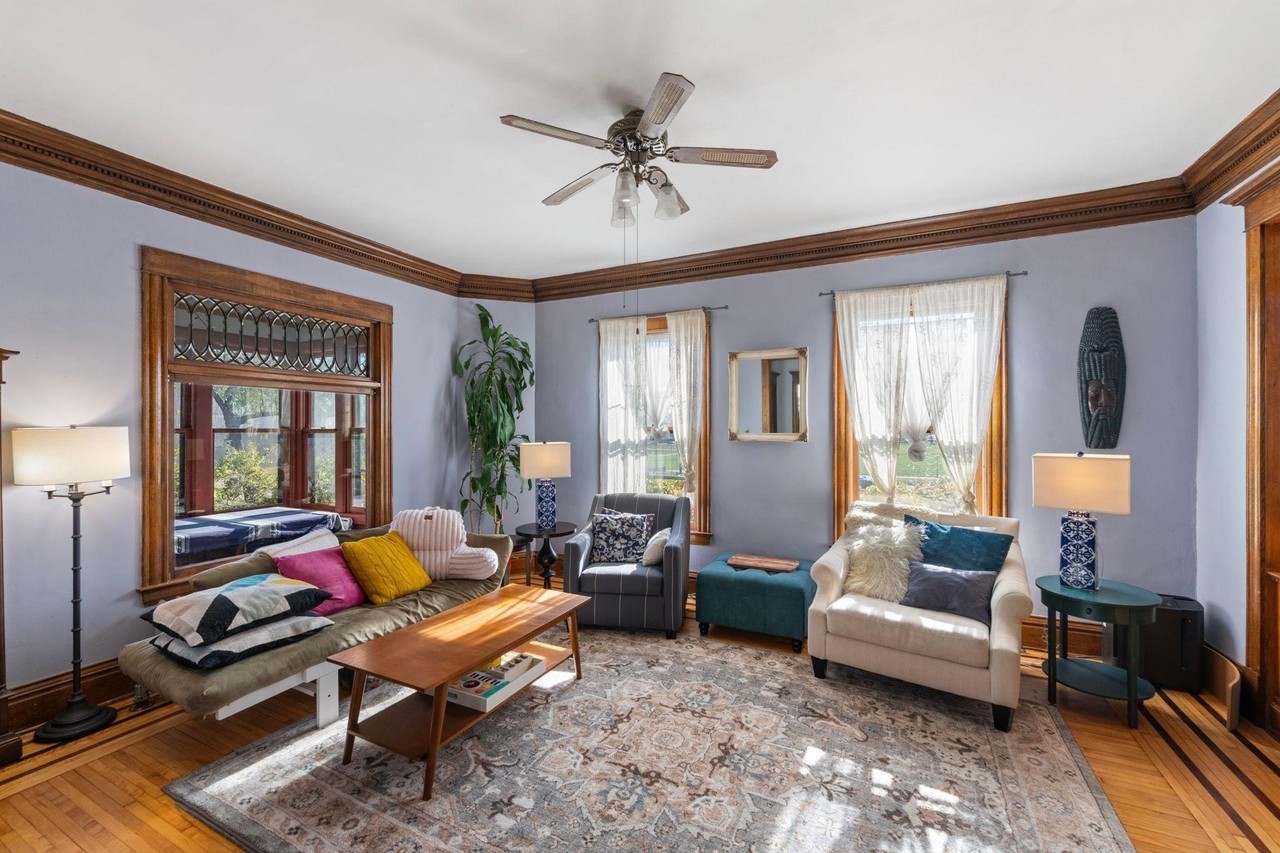 1509 Bryant Ave N - Photo 6 of 50