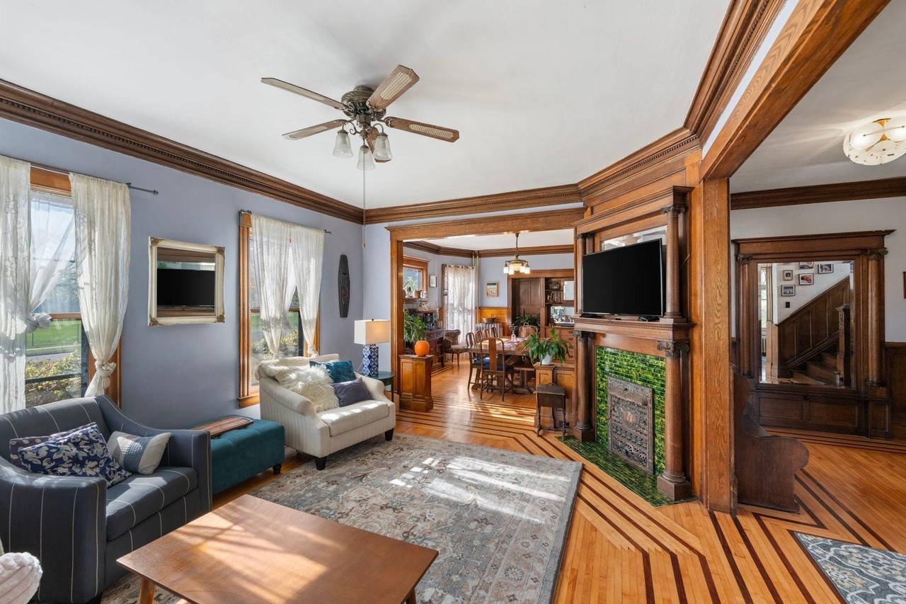 1509 Bryant Ave N - Photo 7 of 50