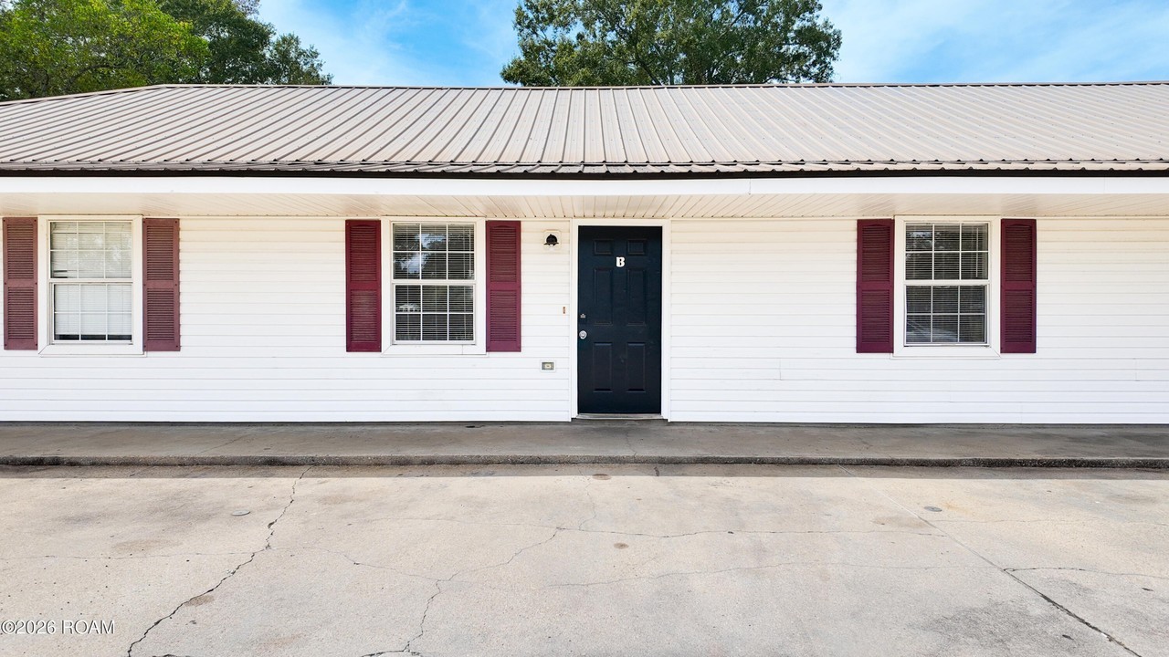 48091 Galafaro Rd - Photo 2 of 10