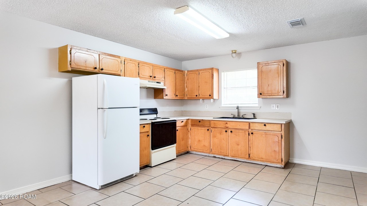 48091 Galafaro Rd - Photo 4 of 10