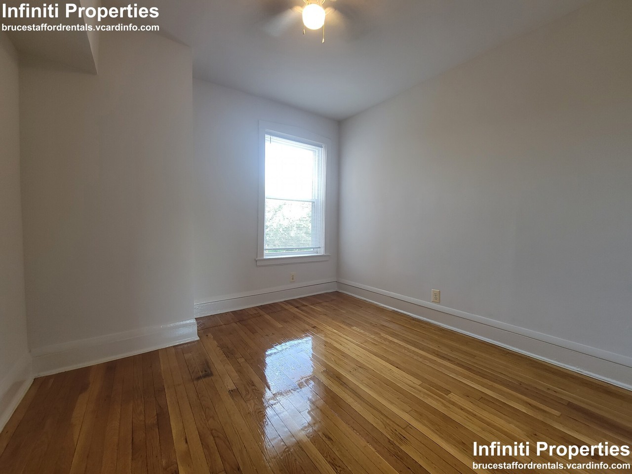7403 S Rhodes Ave #3 - Photo 3 of 15