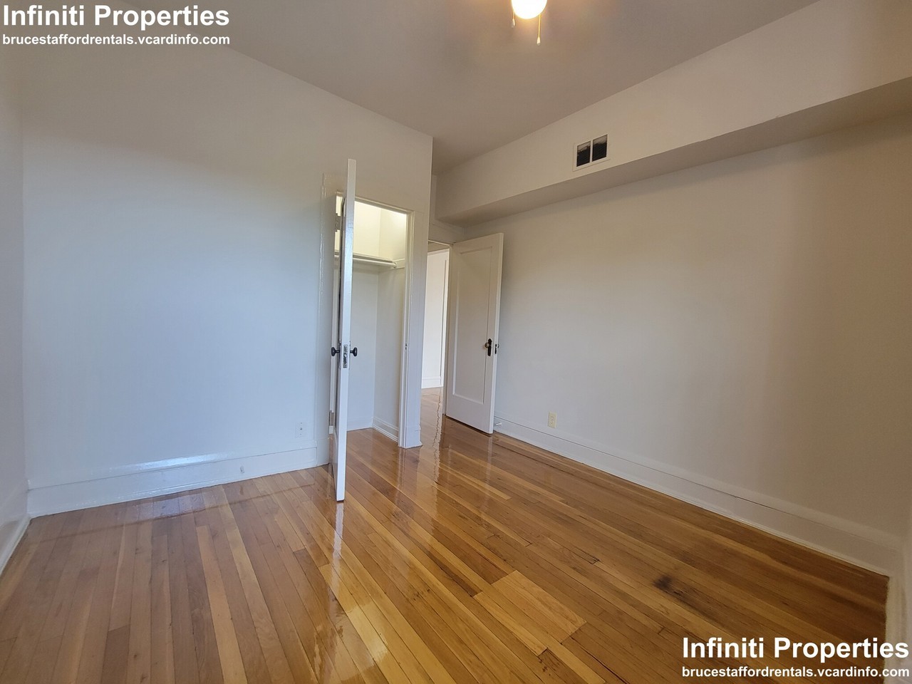 7403 S Rhodes Ave #3 - Photo 4 of 15