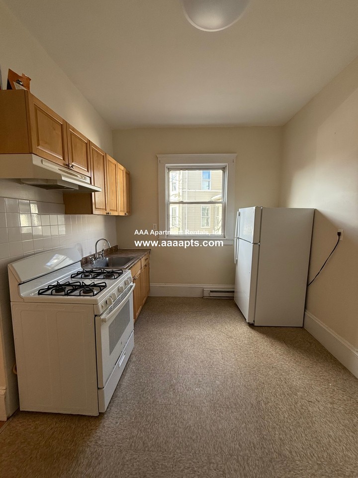 Clifton St #1R - Photo 3 of 6