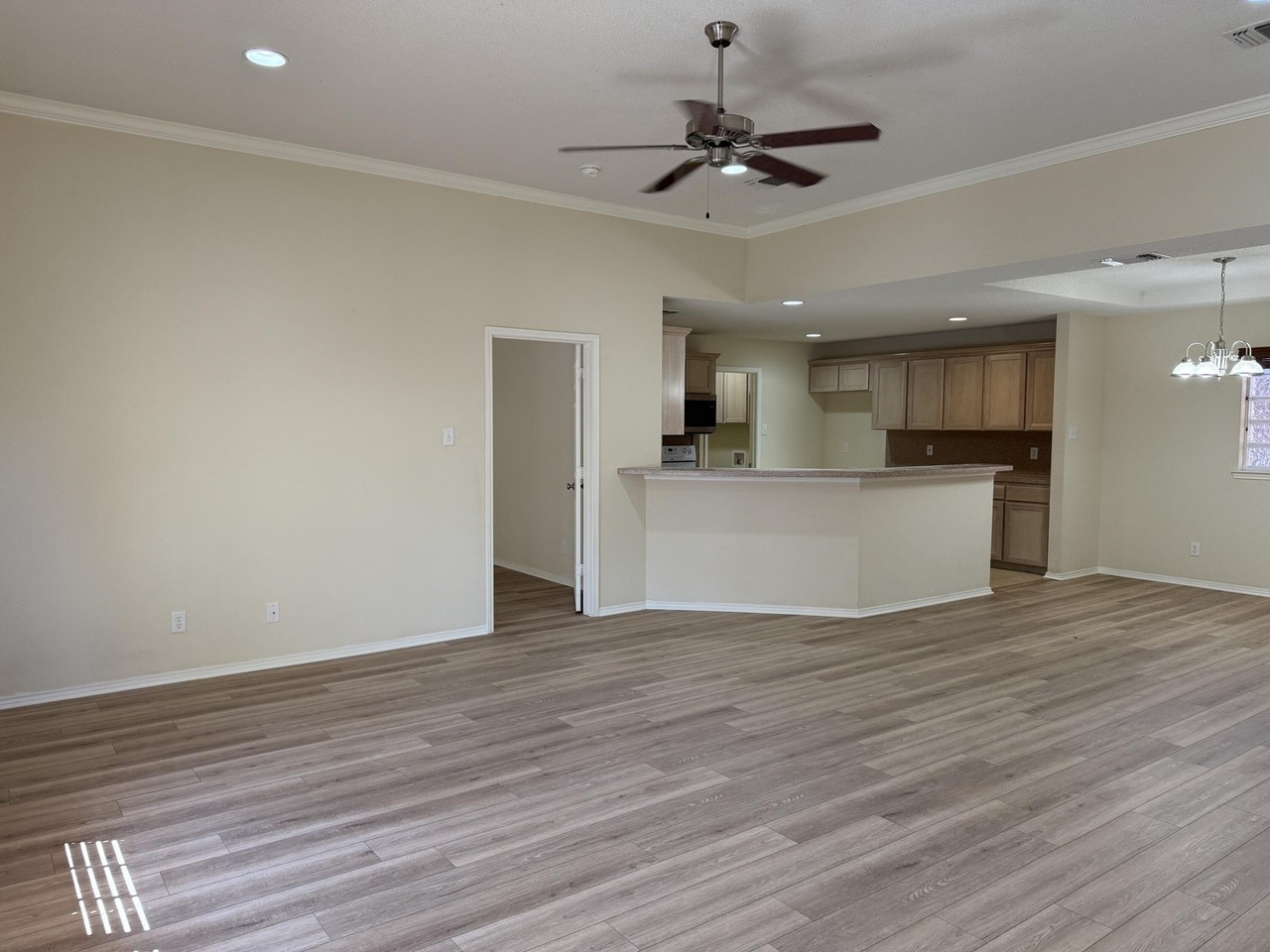 4245 Green Meadow Dr - Photo 2 of 15