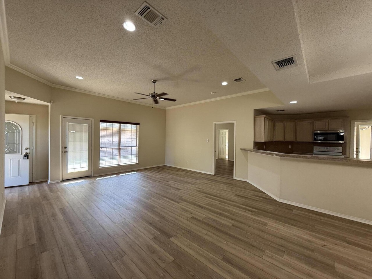 4245 Green Meadow Dr - Photo 7 of 15
